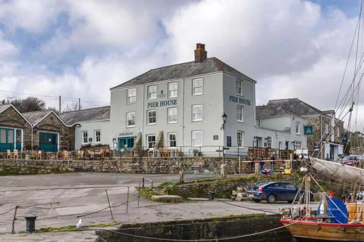 Front image of The Pier House, hotel near eden